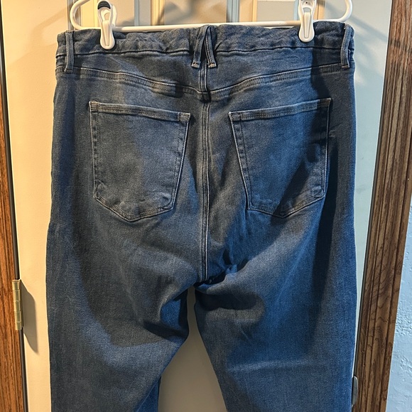 Good American Blue Jeans - Picture 3 of 7